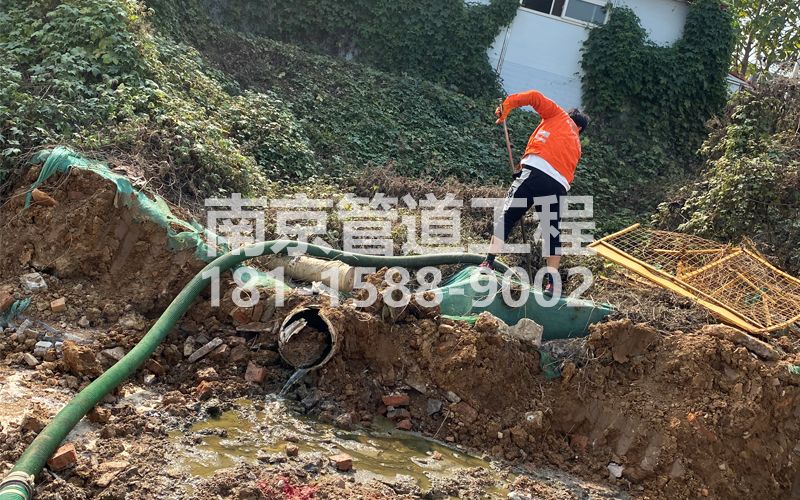 263马群工地化粪池清理
