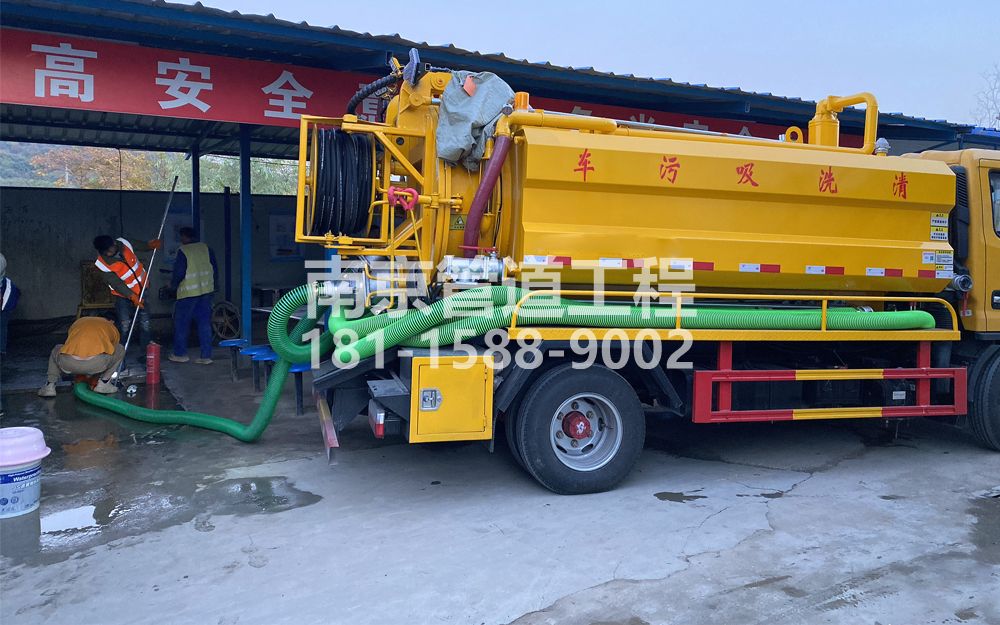 267马群中建工地抽粪